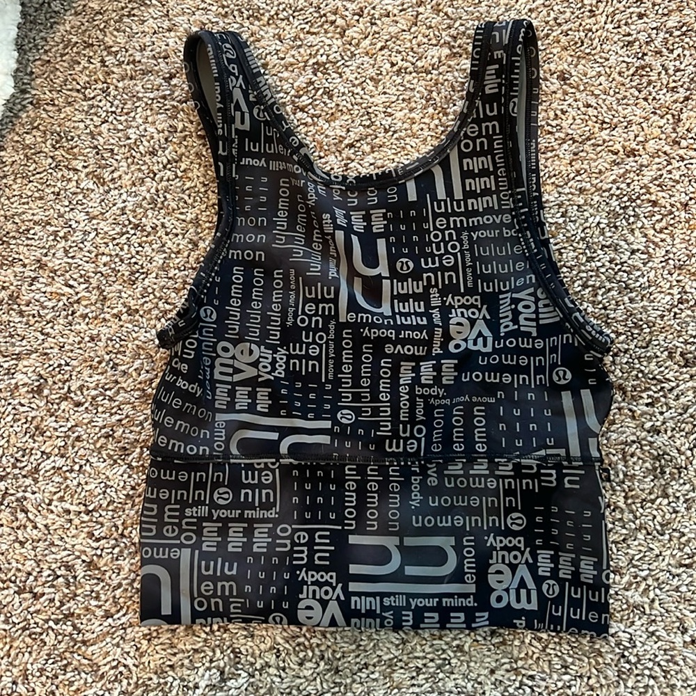 Women’s Lululemon top